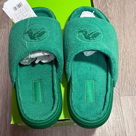 New Unisex Sandals Crocs Classic Towel Slide Multiple Sizes W6 - Picture 3 of 14